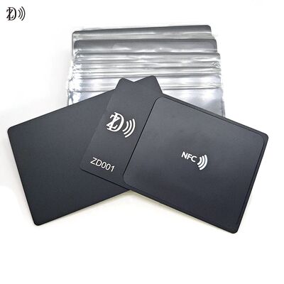 Niestandardowa metalowa wizytówka NFC NTAG216 888 bajtów 13,56 MHz RFID ze stali nierdzewnej