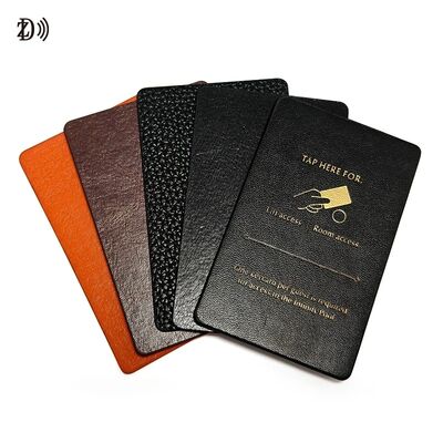Personalizowane drukowane karty RFID NFC na skórze 13,56 MHz Puste wizytówki skórzane